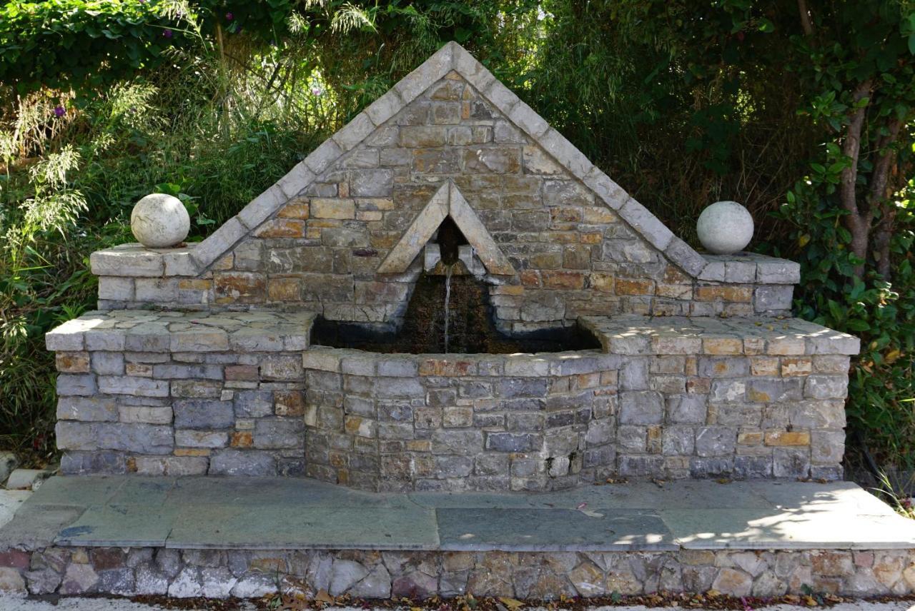 Lotza Traditional House Salakos Luaran gambar