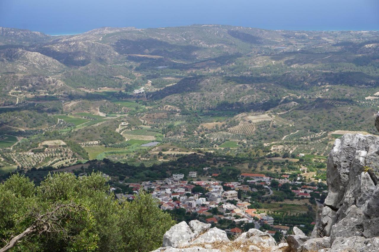 Lotza Traditional House Salakos Luaran gambar